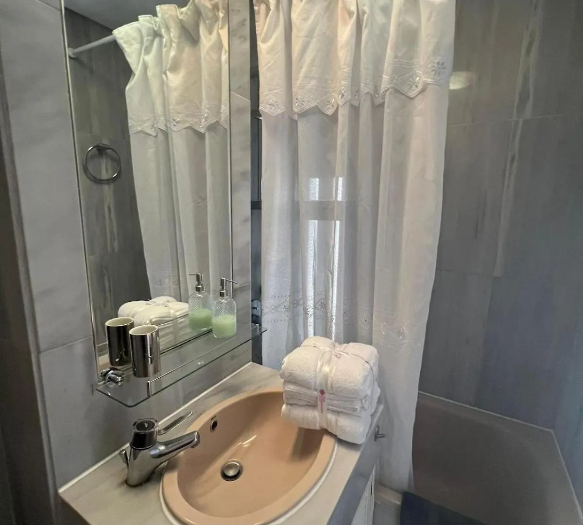 Marbella Center Beachfront Apartment For Vacation